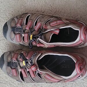 Women's Keen outdoor sandals Size 7